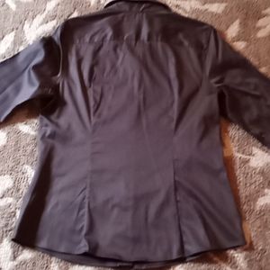 Women's Banana Republic non-iron fitted stretch long sleeve blouse.  Size 14